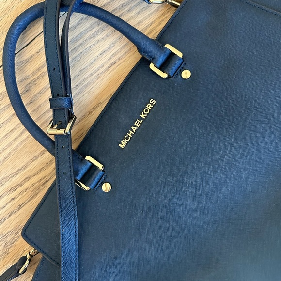 Michael Kors bag - Picture 3 of 6